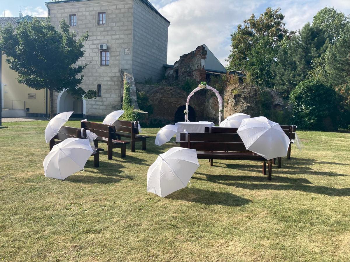 Penzion A Pivnice Varna Velká Bystřice Eksteriør bilde